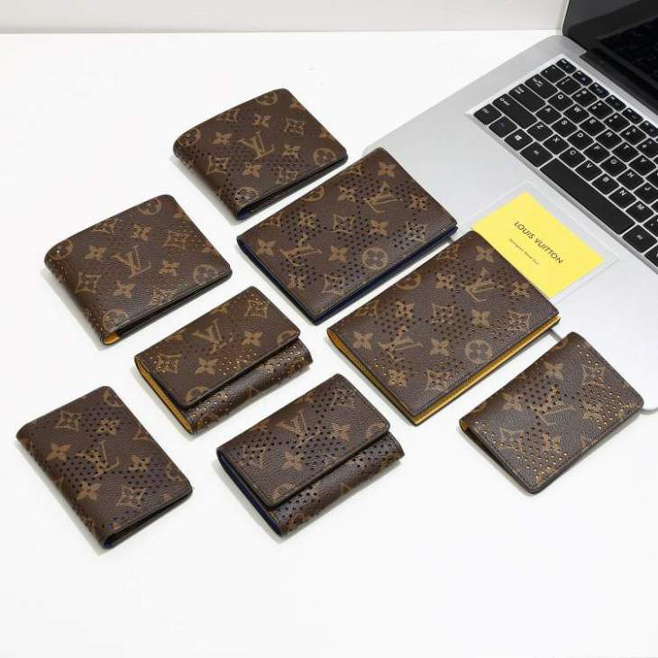 Picture of Louis Vuitton Wallets _SKUfw240792740fw